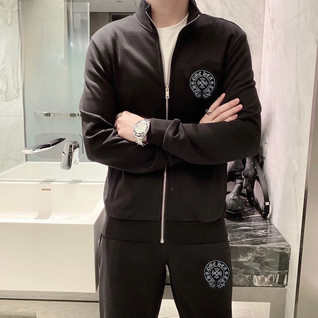 🅿️420 direct batch [ChampionHearts] (Fat Man Gospel) hot-selling suit is coming. Focus on the original version of the official website. 2025 new hot-selling cardigan sweater suit. The original order is the best. 🇭🇰The meticulous work of top designers. It has a fitting and perfect upper body effect. 100% natural high-quality Roman cotton, close-fitting comfort, noble and elegant! Original hardware embodies elegance and nobility! Counter size: M-5XL (maximum wear up to 220 pounds)